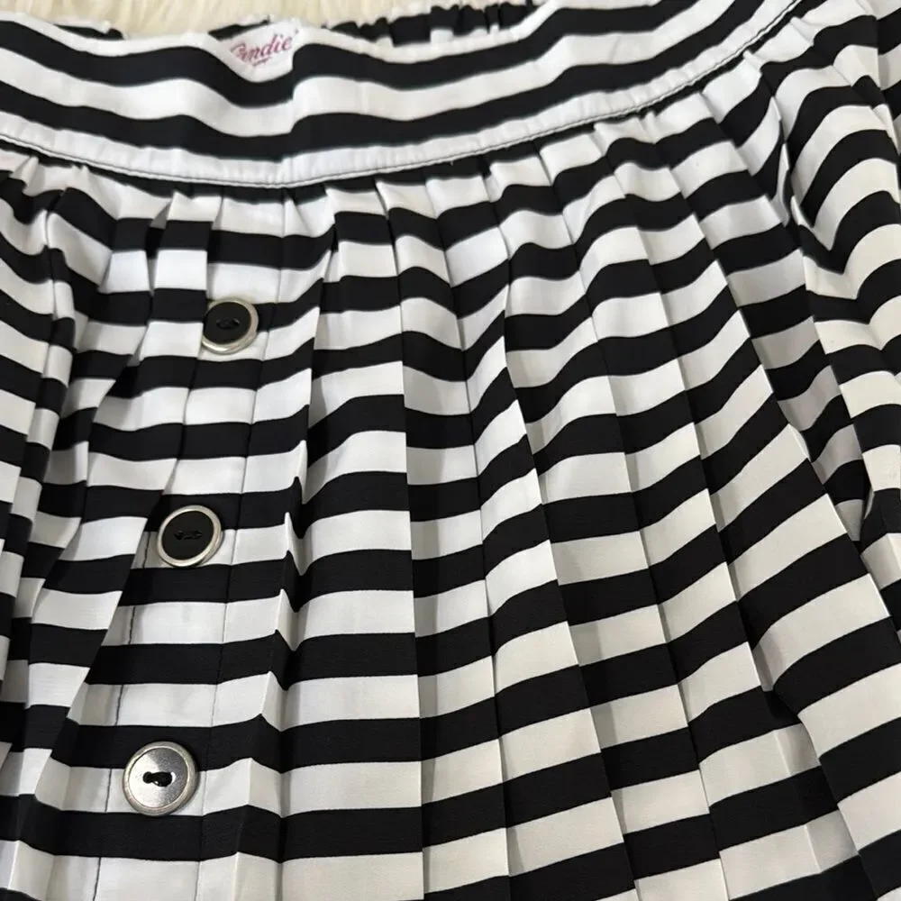 Candie’s Striped Black and White Mini Skirt Size M